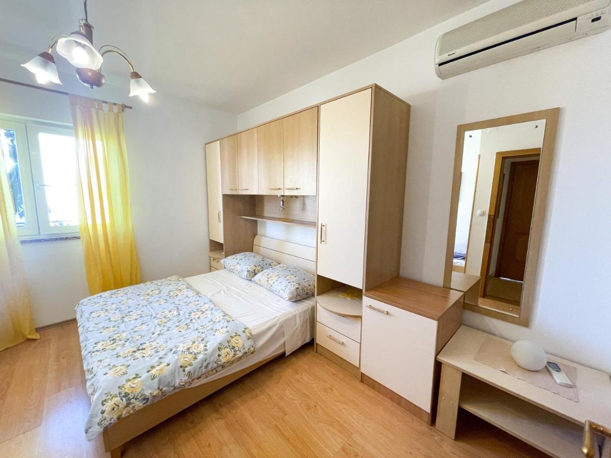 Apartments Kira Dramalj Exterior foto